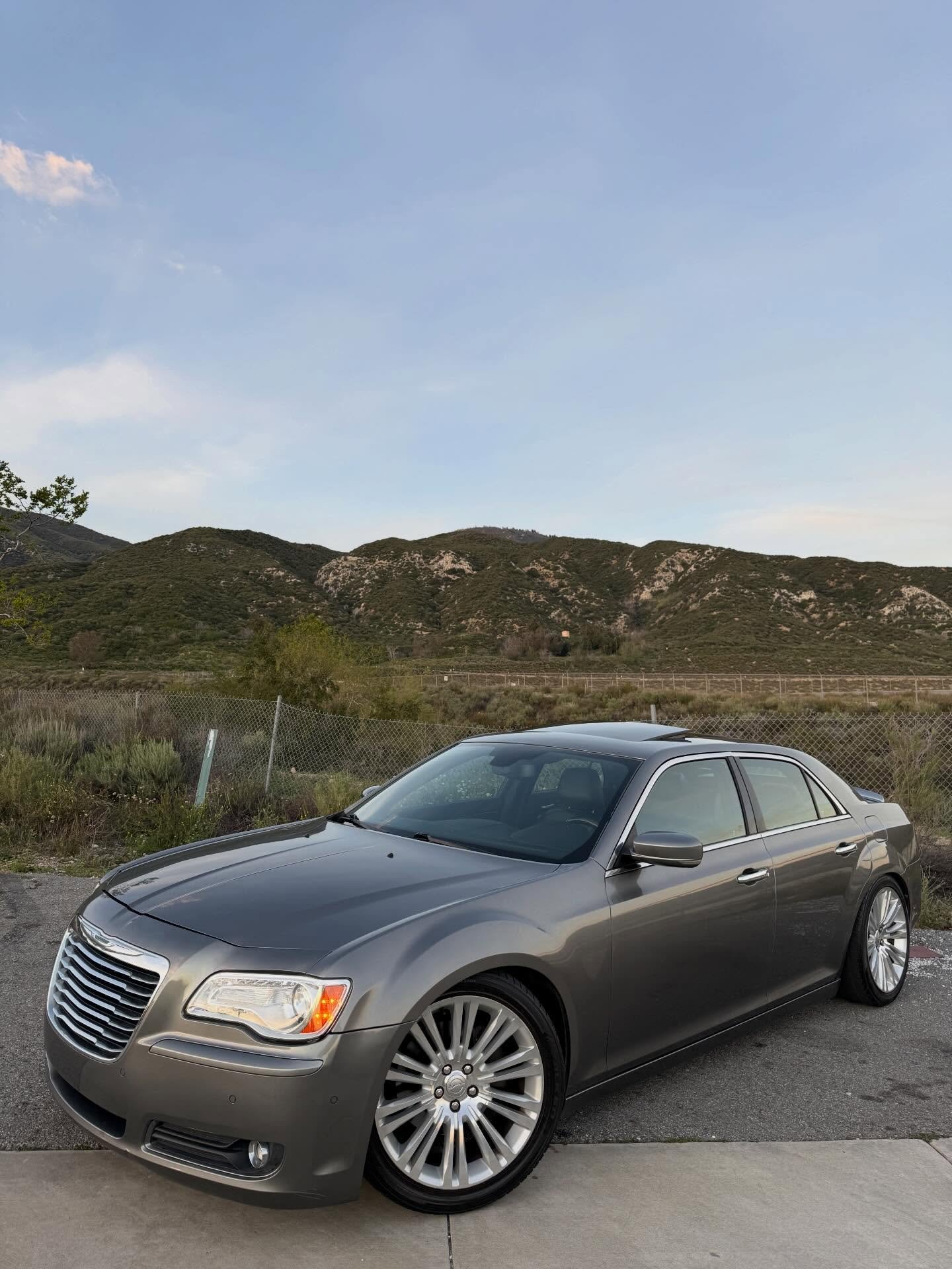 Buy here pay here 2011 Chrysler 300c Ohio V8 5.7L – Trusted Auto Finds