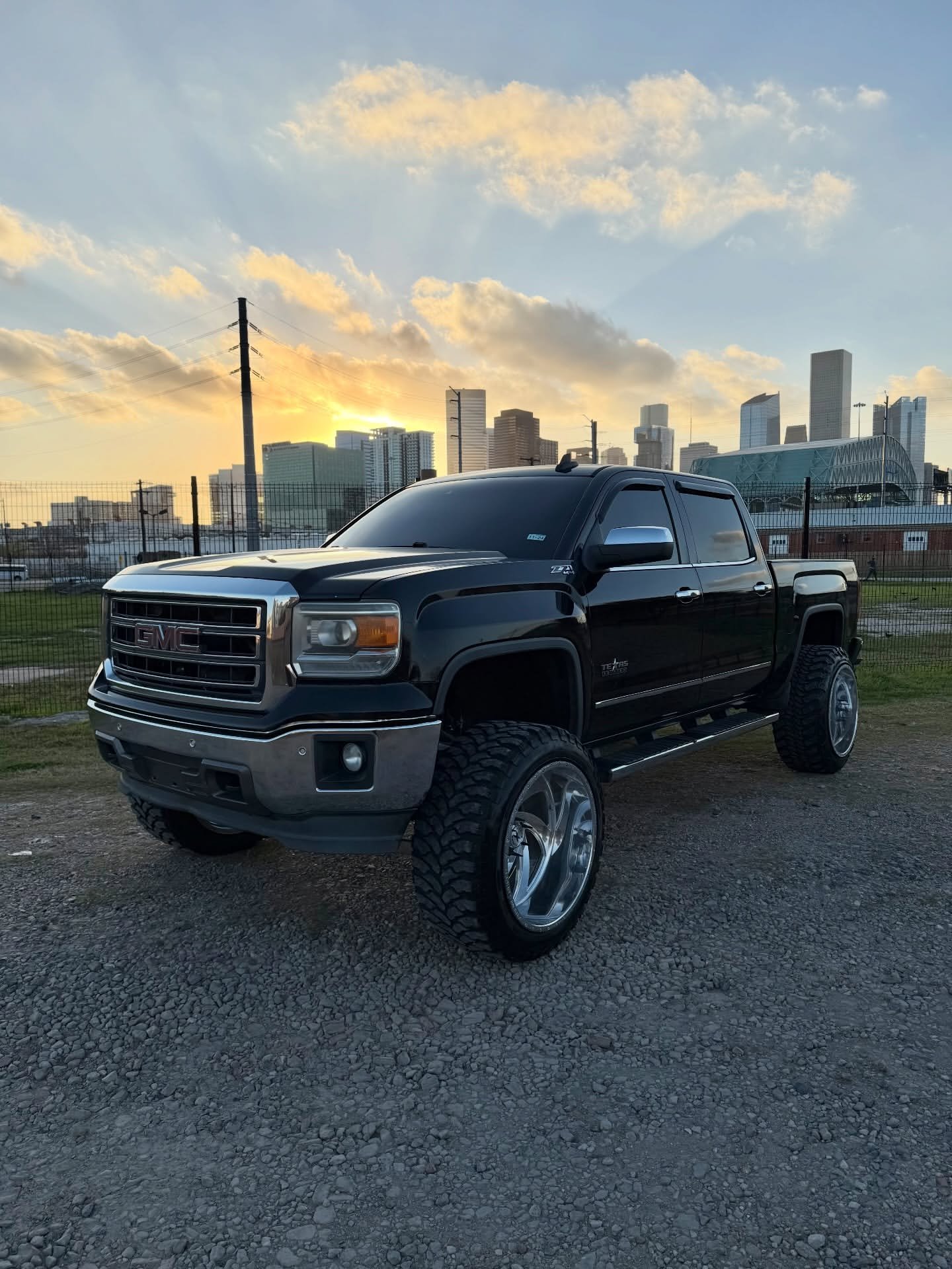 2015 GMC Sierra Z71 4WD for sale in Ohio – Black exterior, 6.2L V8 | Trusted Auto Finds