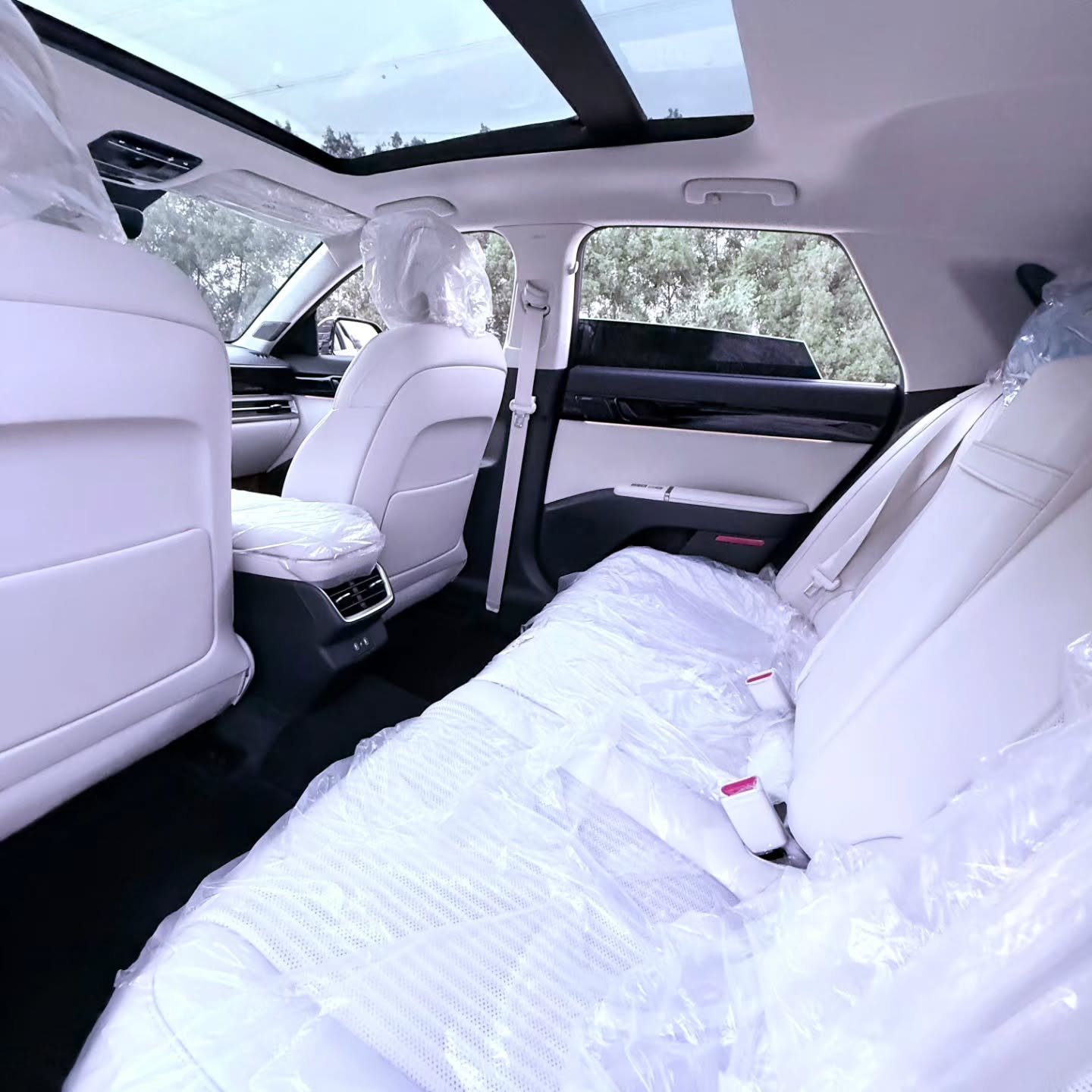 
2024 Hyundai Azera full									